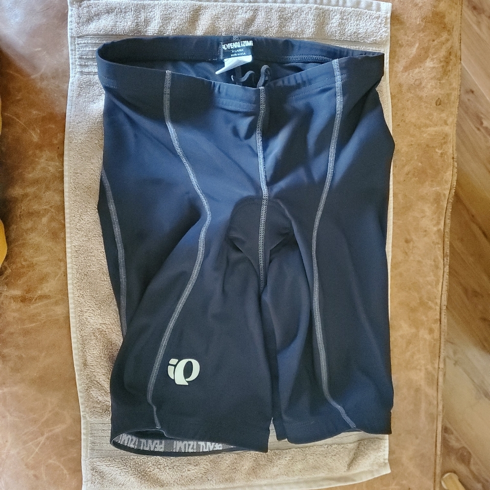 Pearl Izumi Cycling shorts, size XL, black with padding.